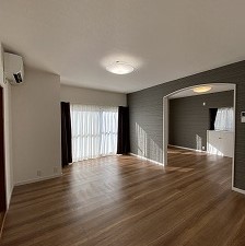 リノベーション施工事例19  外人住宅で人気の馬堀海岸　築43年の戸建　白を基調としたリノベーション