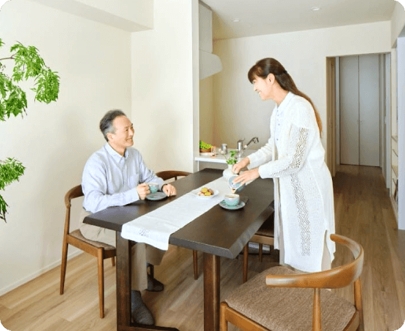家の中を動く